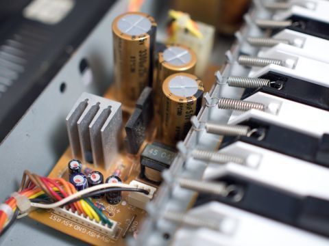 ajuno-electrolytic-capacitor.jpg